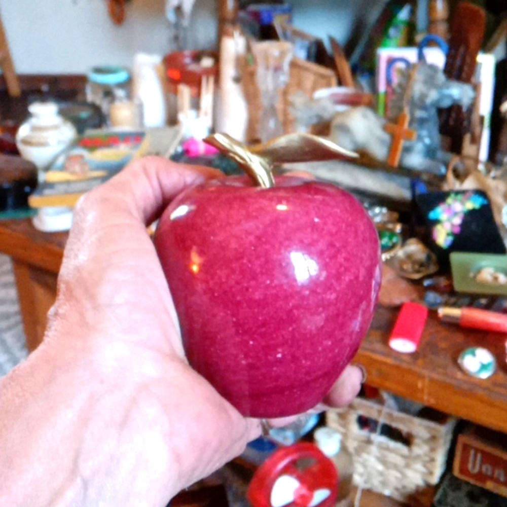 Vintage Red Apple Realistic Polished Stone Marble Alabaster - Picture 2 of 4